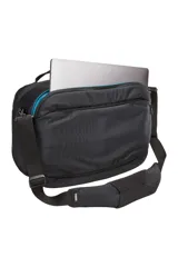 Bolso de viaje Thule Subterra Boarding Bag color negro, diseñado para viajes cortos o como complemento de equipaje. Cuenta con compartimento principal con cierre, asa superior y diseño compacto y funcional.