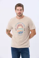 Remera de algodón de calce clásico y cuello redondo, con estampado frontal de temática surf con colores pasteles.