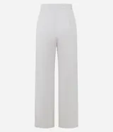 Pantalón deportivo Get Over de corte recto, confeccionado en microfibra con acabado peach touch. Presenta cintura alta con pretina ancha, pinzas discretas y caída amplia.