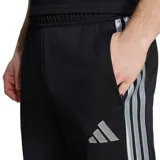 Pantalón deportivo Adidas Tiro 26 League para hombre, de color negro con las clásicas tres tiras de la marca en los laterales y el logo estampado en una pierna. Cuenta con cintura elástica y diseño ajustado en las pantorrillas.