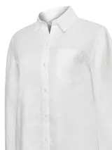 Blusa de manga larga confeccionada en lino orgánico, con cuello camisero, cierre frontal de botones y un bolsillo aplicado en el pecho. Presenta un corte regular y diseño clásico.