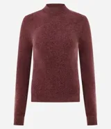 Blusa de manga larga confeccionada en tejido de chenille con cuello alto, de corte ajustado y textura suave.