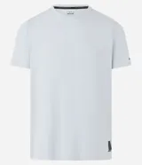 Remera deportiva de hombre en color rojo oscuro, con mangas cortas, cuello redondo y detalle de líneas negras en la manga. Confeccionada en poliéster con tecnología dry fit.