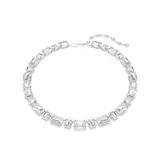 Collar de Swarovski de la línea Millenia, bañado en rodio, con cristales transparentes de talla octogonal que alternan posiciones horizontales y verticales.