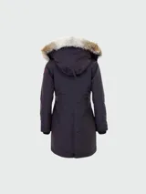 Campera negra de Canada Goose, modelo Rossclair Parka, con capucha con borde de piel, cierre frontal con botones y bolsillos laterales.