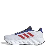 Championes Adidas Switch Run, color blanco con detalles en azul y rojo.
