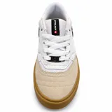 Championes Airwalk modelo Grip, color blanco con detalles en negro, gris y suela de goma marrón, de estilo urbano y skate.
