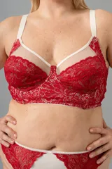 Corset corto rojo de puntilla y tul, con aro, reductor y espalda ancha con ganchos regulables reforzados.