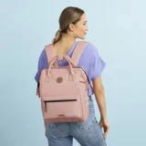 Mochila Cabaia modelo Adventurer San Miguelito, color rosa, con sistema MOLLE, compartimento acolchado para tablet o PC, correa para sujetar a la maleta y tirantes acolchados antitranspirantes.