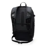 Mochila de senderismo Columbia Triple Canyon con capacidad de 24 litros, confeccionada en tejido resistente con tecnología Omni-Shield. Cuenta con panel trasero de malla transpirable, tirantes acolchados, compartimento compatible con sistema de hidratación, bolsillos laterales para botellas, enganches para bastones de trekking y funda impermeable integrada.