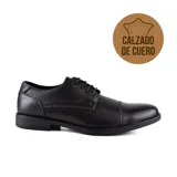 Zapato de vestir acordonado de cuero negro, con puntera lisa y suela de goma.