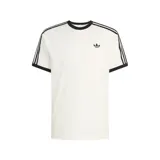 Remera Adidas de manga corta en color blanco, con cuello redondo y ribetes negros. Cuenta con las clásicas tres tiras negras en los hombros y mangas, y el logo del trifolio bordado en el pecho.