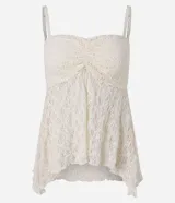 Blusa peplum de encaje color marrón con tirantes finos, escote cuadrado y detalle fruncido en el busto.