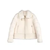 Campera de diseño híbrido en color blanco, que combina paneles acolchados en las mangas con cuerpo de gamuza sintética. Presenta cuello, puños y ruedo con detalles en piel sintética tipo corderito, cierre frontal completo y bolsillos laterales con cierre.