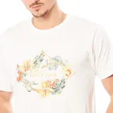 Remera blanca de algodón con estampado floral en el frente y logo de la marca Rusty.