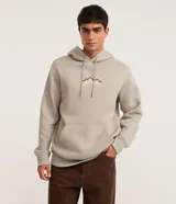 Hoodie de felpa color gris claro, con capucha ajustable por cordón, bolsillo canguro delantero y estampa minimalista en el pecho con diseño de montañas y texto.