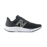 Championes New Balance Fresh Foam Arishi V4, color negro con detalles en blanco, azul y amarillo.
