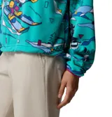 Buzo polar de media cremallera Columbia, edición especial Disney con estampado de Mickey Mouse esquiando. Presenta cuello alto con cierre a presión, bolsillo frontal con cremallera y dobladillo ajustable con ceñidor.