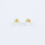 Aros abridores de oro amarillo 18k con perla de cultivo blanca.