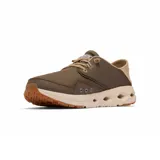 Championes Columbia modelo Bahama X Relaxed, color marrón con detalles en beige. Presentan un diseño híbrido de cuero y lona, con talón plegable, cordones elásticos y suela con orificios de drenaje para actividades acuáticas.