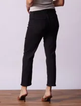 Jean recto de denim azul, marca Royalty.