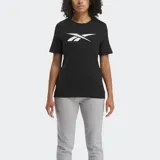 Remera de manga corta y cuello redondo, color negro, con el logo Vector de Reebok en blanco estampado en el pecho.