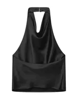 Top negro con cuello drapeado y espalda descubierta.