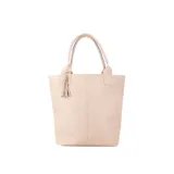 Maxi bolso tipo shopper color negro, realizado en cuero tipo flotter. Tiene doble asa reforzada para colgar del hombro y neceser interior.