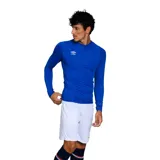 Remera térmica de manga larga Umbro, color azul, con ajuste ceñido al cuerpo, cuello redondo y aberturas para los pulgares en los puños.