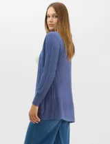 Cardigan abierto de tejido acanalado, con bolsillos frontales y mangas largas de corte entallado con puños de rib.