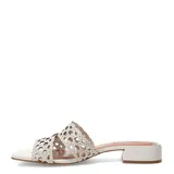 Sandalias de mujer Bottero con taco cuadrado bajo, confeccionadas en cuero blanco con diseño calado en la capellada y puntera cuadrada.