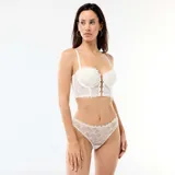Conjunto de lencería compuesto por un bustier de encaje con copas estructuradas y cierre frontal con ganchos metálicos, y una bombacha tipo tanga de encaje floral a juego.