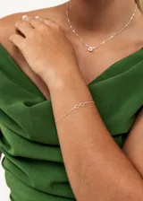 Pulsera de plata 925 con dije de infinito.