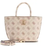 Cartera tipo tote Guess modelo Emelie, color beige con estampado de monograma y detalles en tono bronce. Cuenta con doble asa superior, correa ajustable y extraíble, cierre superior y logo metálico frontal.