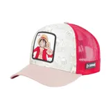 Gorra trucker unisex Capslab con visera curva color rosa, paneles frontales color crema con estampado de barcos y parche con el personaje Luffy de One Piece, y paneles traseros de rejilla color rojo.