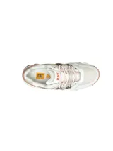 Sneakers Cat modelo Reactor, de diseño robusto estilo trekking, en color blanco con detalles en beige y suela chunky de goma marrón claro. Presenta cordones estilo montaña y apliques laterales de refuerzo.