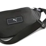 Riñonera negra con textura geométrica, logo de Puma estampado en blanco y correa ajustable con hebilla.