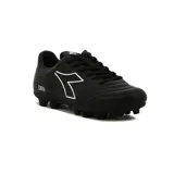 Championes de fútbol Diadora Capri, color negro con logo en blanco.