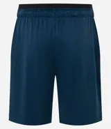 Bermuda deportiva modelo long, confeccionada en microfibra técnica de secado rápido. Presenta cintura elástica con cordón de ajuste interno y bolsillos laterales. Diseño liso de corte recto ideal para entrenamiento.