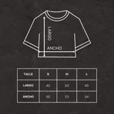 Crop top negro, lila, borgoña y salmón de algodón, corte oversize y estampado en serigrafía en la manga.