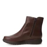 Botas de caña media Bottero modelo Napoli, confeccionadas en cuero negro con acabado liso. Presentan puntera redonda, suela plana de goma y cierre lateral interno para facilitar su colocación.