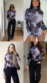Body de microtul con cuello alto y mangas largas, con estampado abstracto en tonos azulados y oscuros.