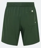Bermuda masculina marca Marfinno de color verde militar, confeccionada en tejido plano de poliéster y elastano de secado rápido. Posee cintura elástica con cordón de ajuste y un bolsillo trasero.