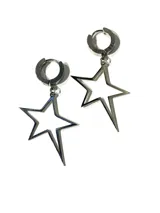 Aros de acero quirúrgico con dije colgante en forma de estrella asimétrica.