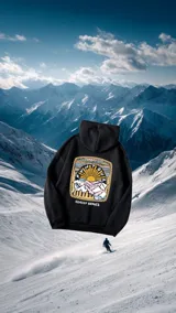 Hoodie negro de corte holgado con estampa gráfica en la espalda que representa un paisaje de montaña con sol y el texto 'Fun Tour' y 'Glassy Waves'.