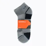 Pack de tres pares de medias cortas de corte deportivo, con diseño técnico que incluye zonas de refuerzo y ajuste elástico. Presentan combinaciones de colores gris, menta y detalles en rosa y azul.