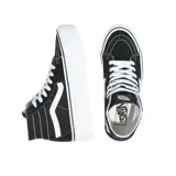 Championes Vans modelo Sk8-Hi con plataforma, de caña alta, color negro con la icónica banda lateral blanca y cordones blancos.