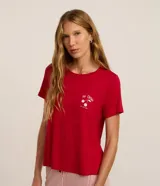 Blusa de pijama de viscosa color rojo, con mangas cortas y estampado frontal con el texto 'Ma Chérie' y diseño de cerezas.