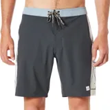 Short de baño negro con cintura celeste, cordón de ajuste y estampado lateral en blanco.