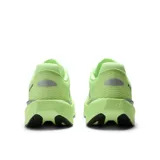 Championes de running New Balance FuelCell Rebel v5, color verde lima con detalles plateados.